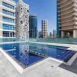 Modern High-Rise Studio In The Heart Of Business Bay