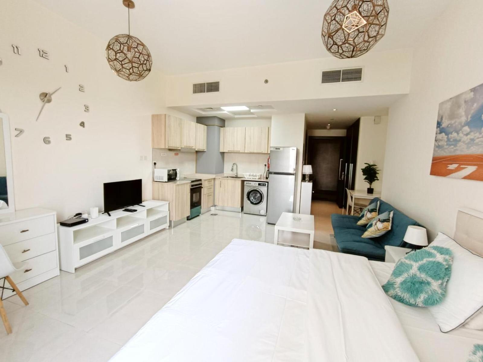 Modern High-rise In The Heart Of Business Bay Dubai