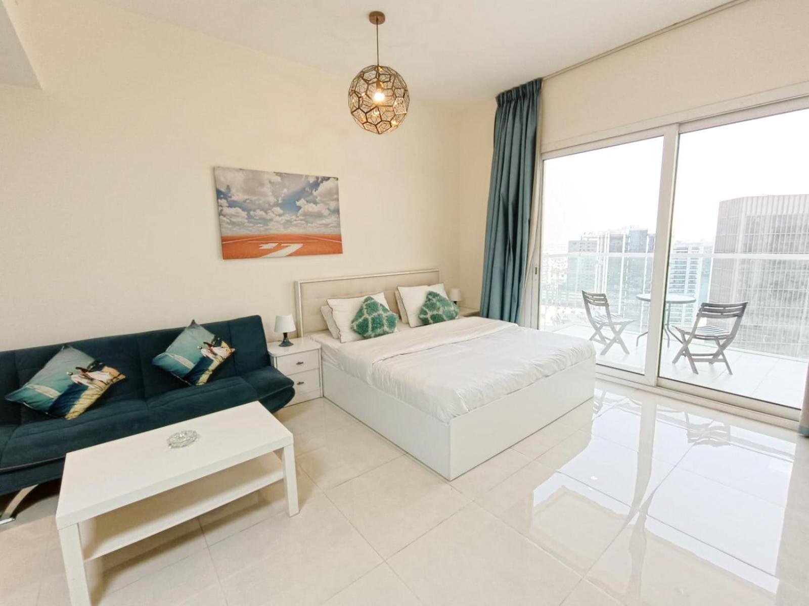 Modern High-rise In The Heart Of Business Bay Dubai