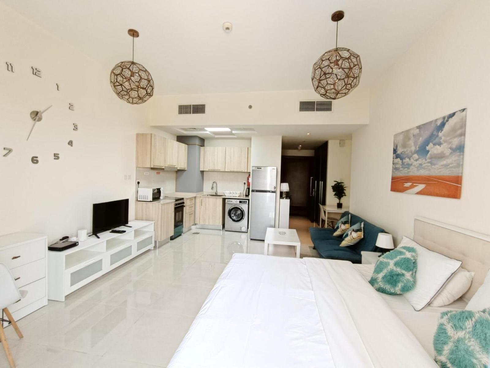 Modern High-rise In The Heart Of Business Bay Dubai