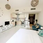 Modern High-Rise Studio In The Heart Of Business Bay
